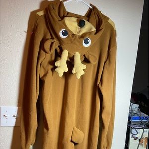 Reindeer pajamas soft. No flaws. Sz L